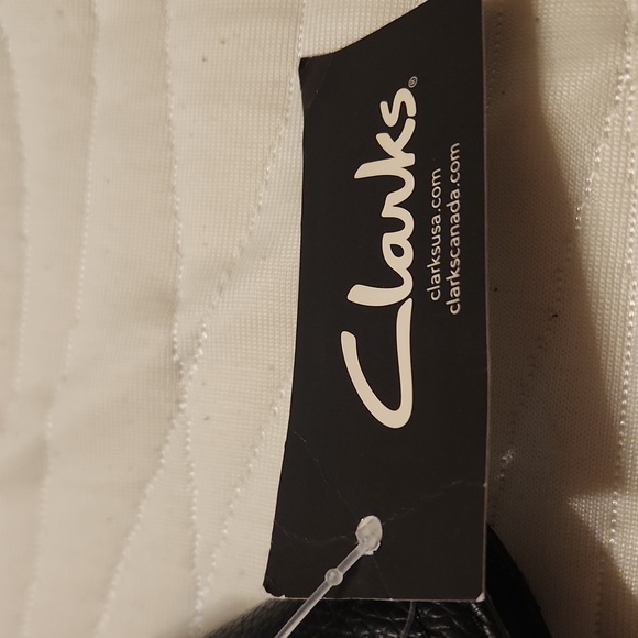 Clarks Black Pebbled Leather Wallet - Picture 5 of 7